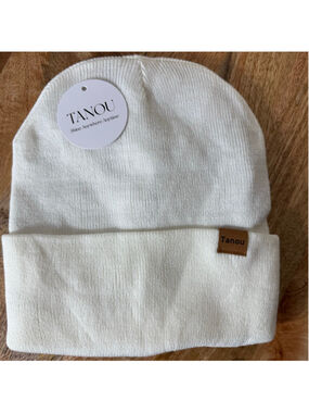 Tanou White Beanie Hat One Size with Brown Label